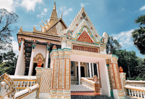 Chùa Khmer  SÊRÂY SUA SĐÂY ĐÔNLO.OR (chùa Giữa) - xã Trà Côn, Vĩnh Long