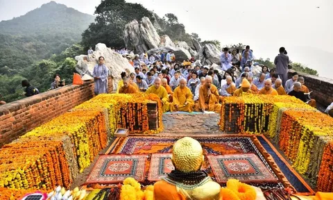 Hành trình về đất Phật thiêng liêng - Hiểu hơn về cốt lõi của đạo Phật