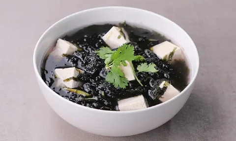 Chay ngon mỗi ngày: Canh rong biển tàu hủ non