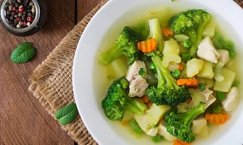 Thanh đạm và tươi mát với món canh bông cải chay