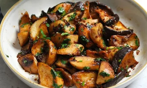 Nấm đùi gà kho gừng chay tốn cơm