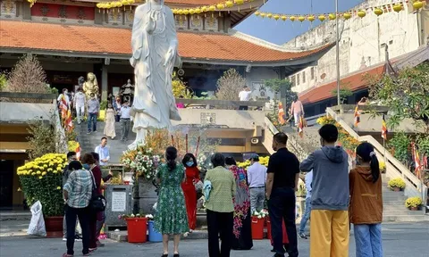 5 việc nên làm trong chùa ngày đầu năm theo lời Phật dạy