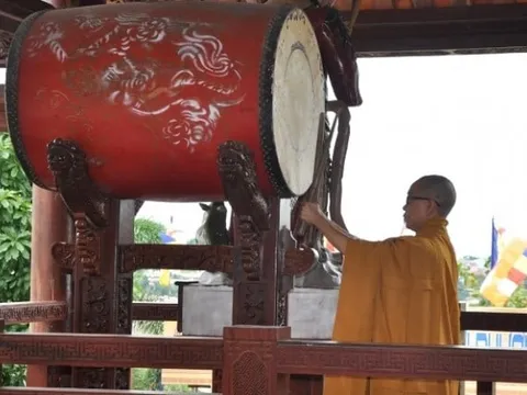 Ý nghĩa chuông, trống Bát Nhã