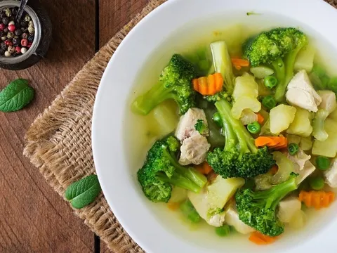 Thanh đạm và tươi mát với món canh bông cải chay