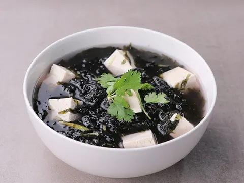 Ngon miệng với món canh rong biển chay