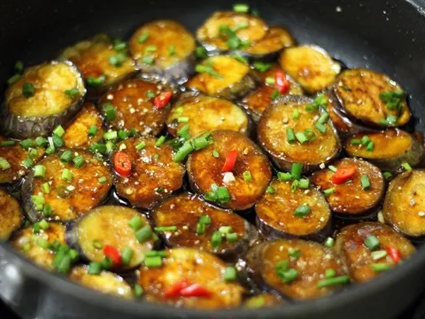 Tốn cơm với món cà tím kho tiêu chay