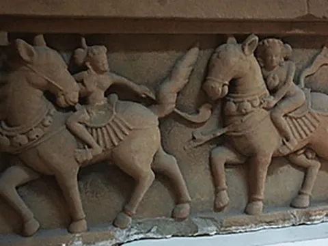 Ngựa đá, ngựa gỗ trong di sản Việt